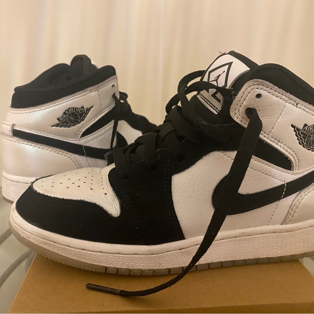 Air Jordan 1 Mid
